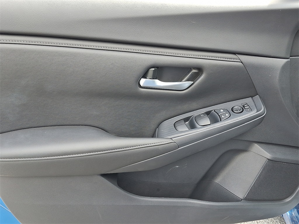 2025 Nissan Sentra SV - Photo 8