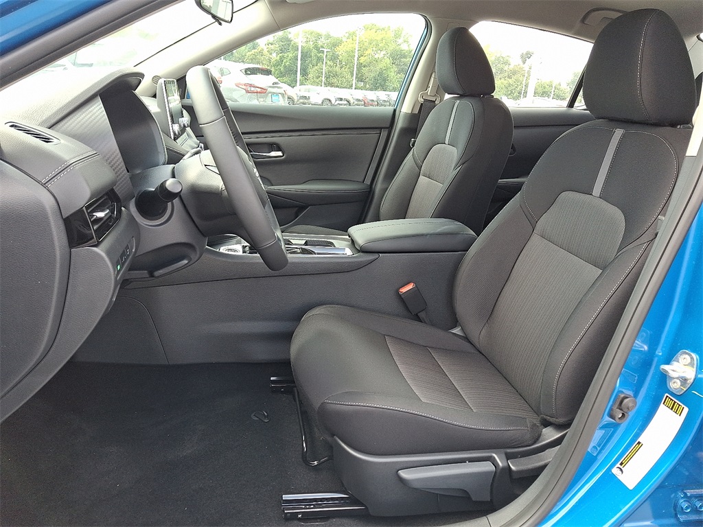 2025 Nissan Sentra SV - Photo 9