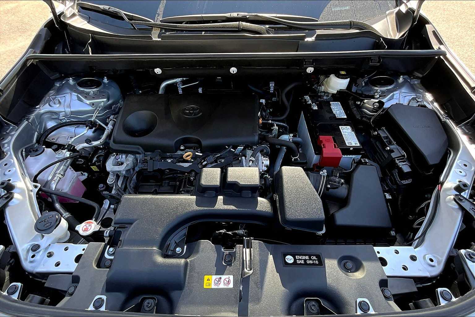 2024 Toyota RAV4 XLE - Photo 30