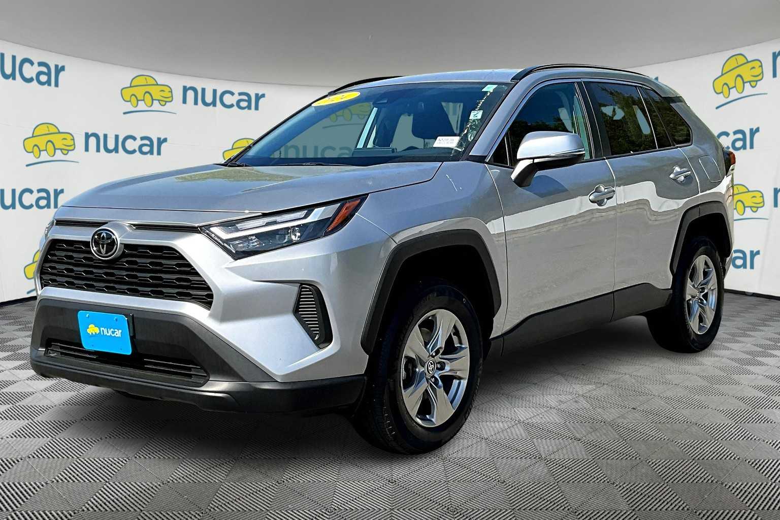2024 Toyota RAV4 XLE - Photo 3