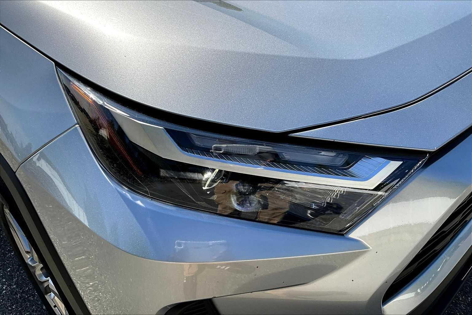 2024 Toyota RAV4 XLE - Photo 33