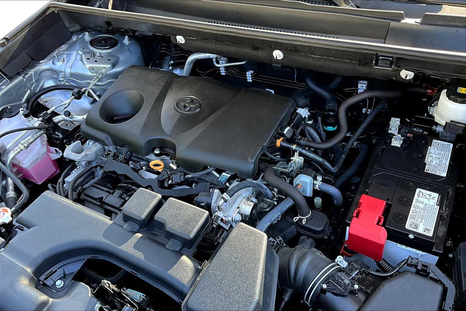 2024 Toyota RAV4 XLE - Photo 35