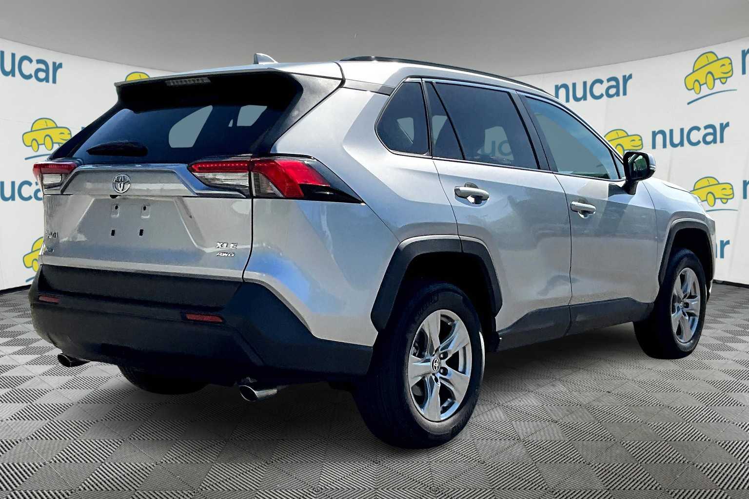 2024 Toyota RAV4 XLE - Photo 6