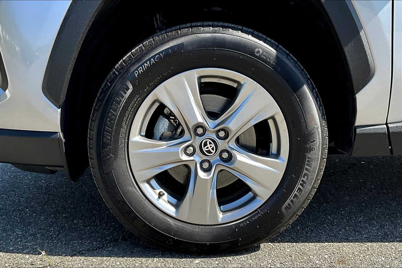 2024 Toyota RAV4 XLE - Photo 7