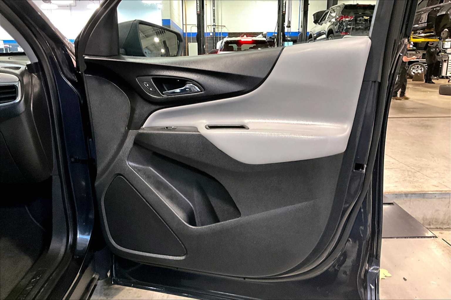 2022 Chevrolet Equinox LS - Photo 12