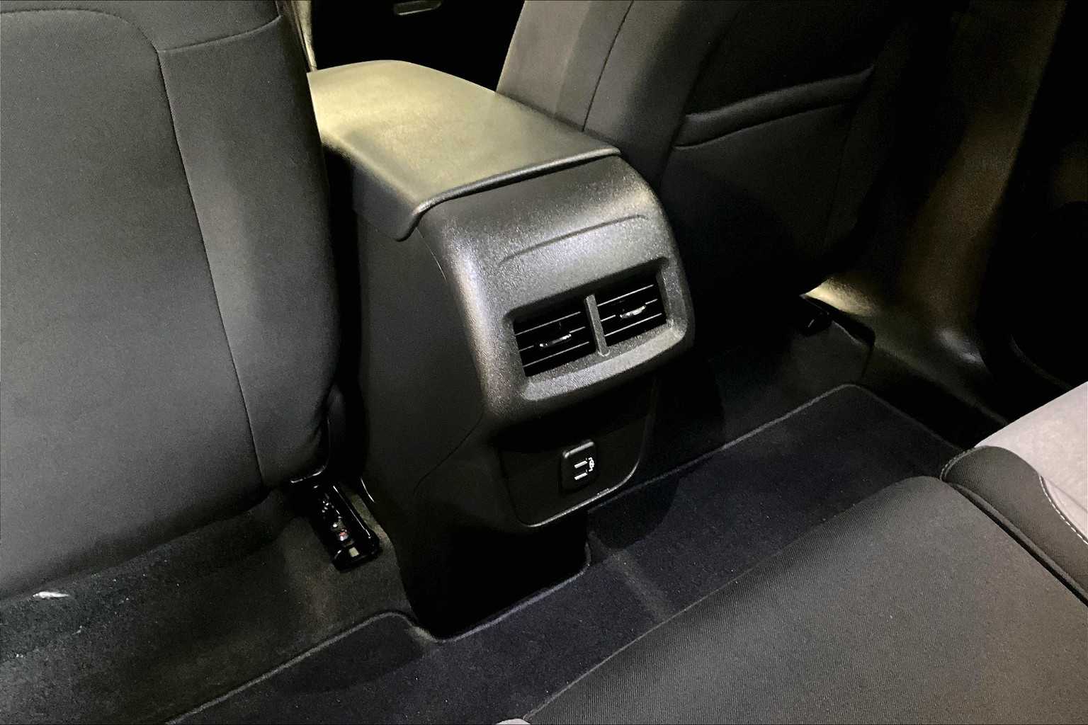 2022 Chevrolet Equinox LS - Photo 29