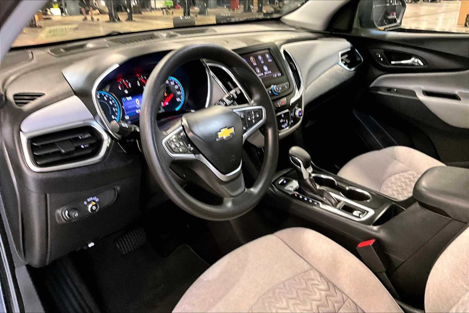2022 Chevrolet Equinox LS - Photo 8