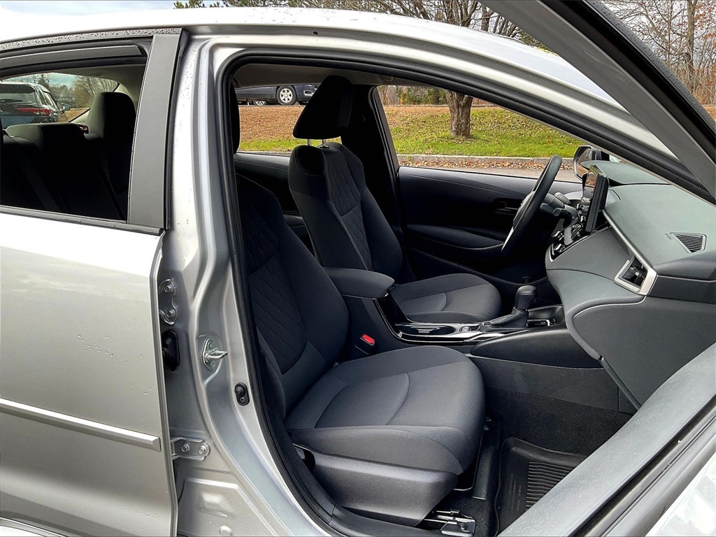 2022 Toyota Corolla LE - Photo 11