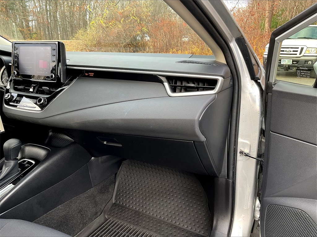 2022 Toyota Corolla LE - Photo 12