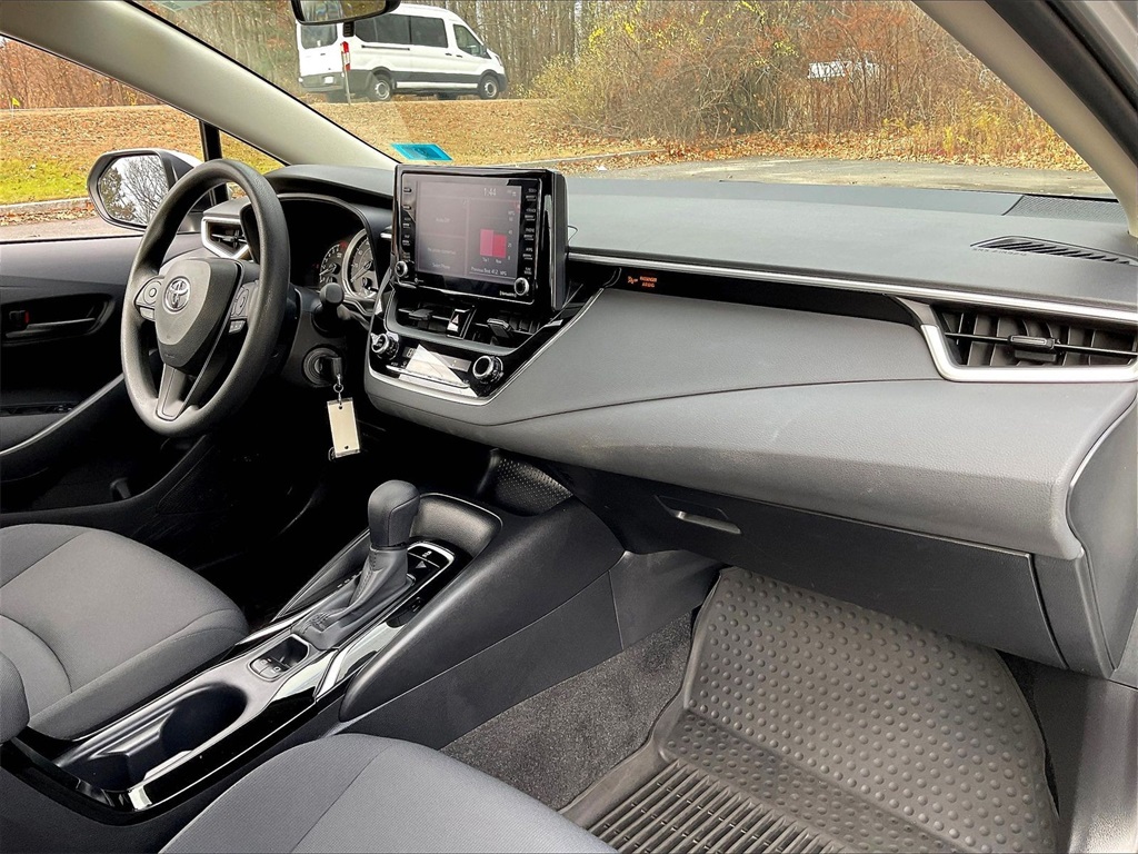 2022 Toyota Corolla LE - Photo 13