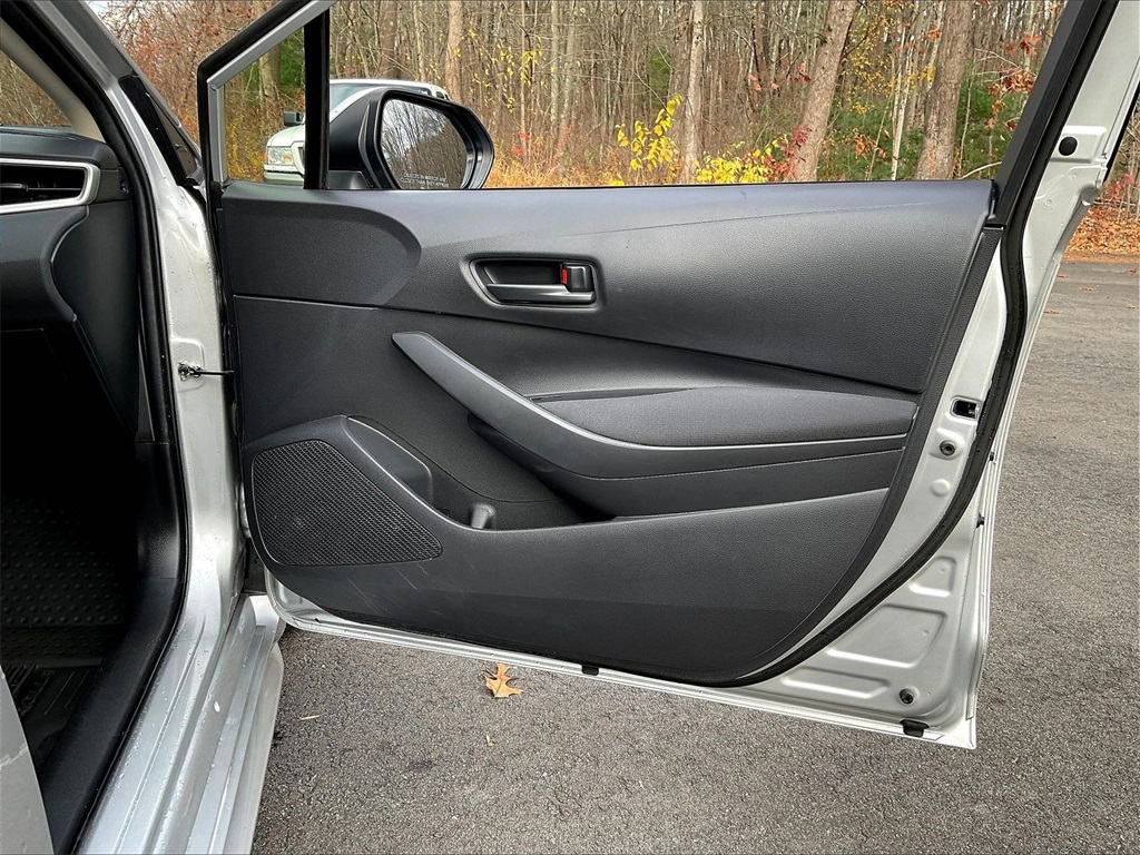 2022 Toyota Corolla LE - Photo 25