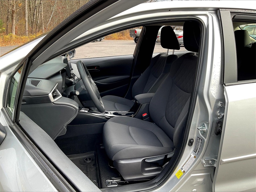 2022 Toyota Corolla LE - Photo 10