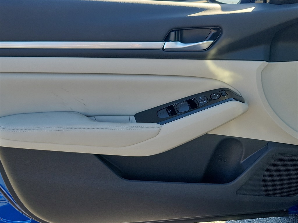 2025 Nissan Altima 2.5 SL - Photo 8