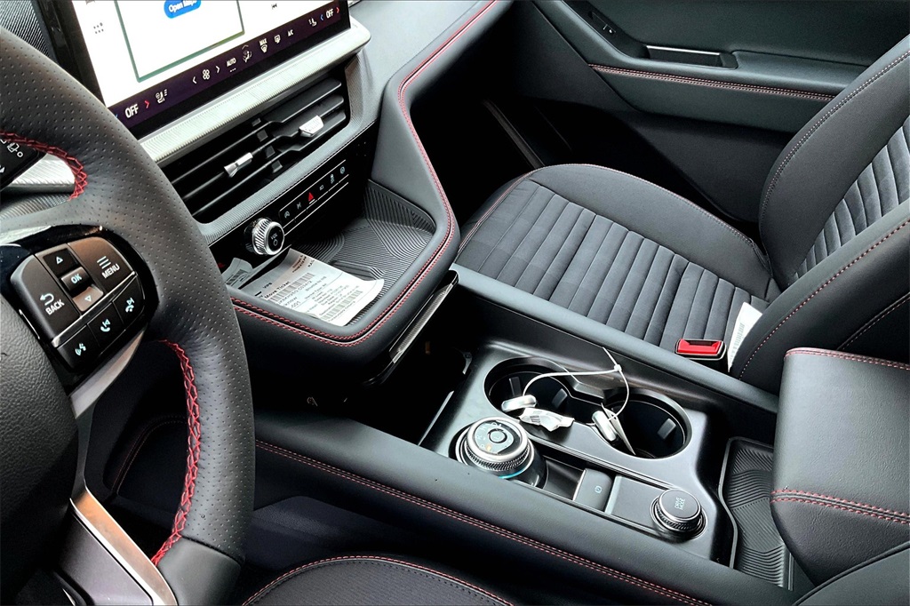 2025 Ford Explorer ST-Line - Photo 8