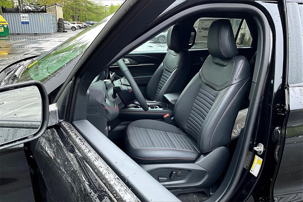 2025 Ford Explorer ST-Line - Photo 9