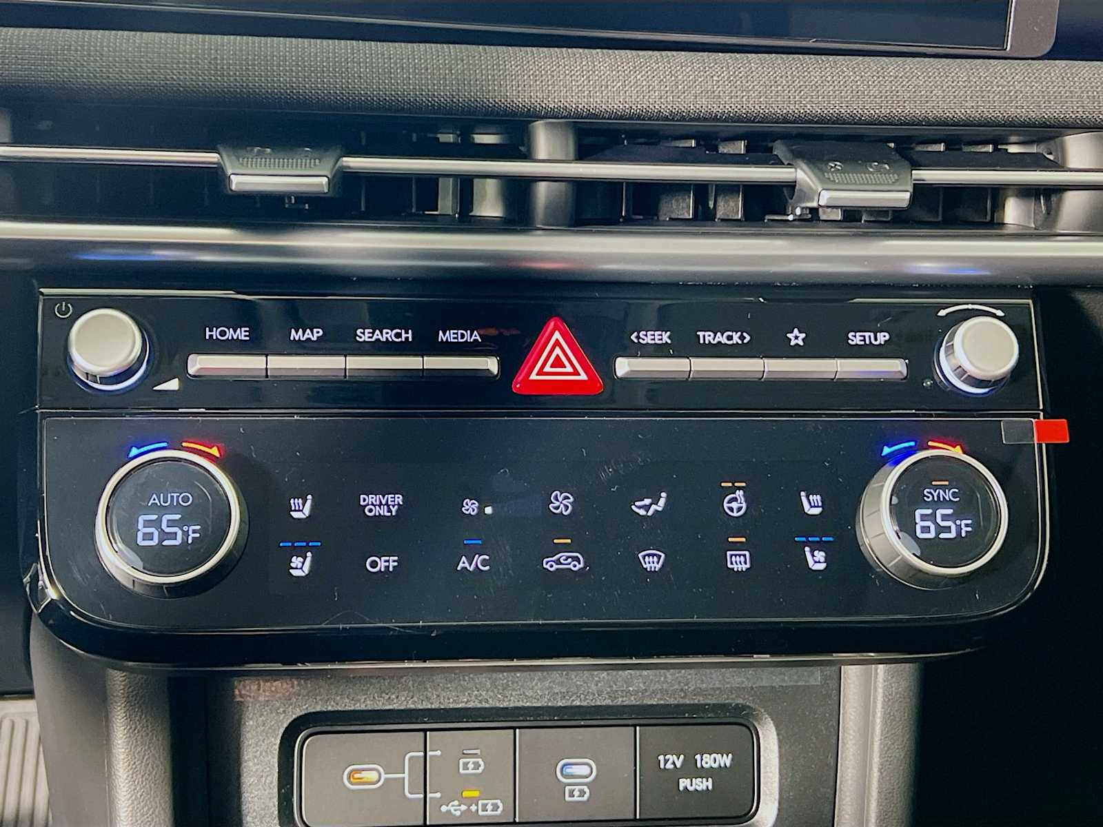 2025 Hyundai Tucson Hybrid Limited photo 9