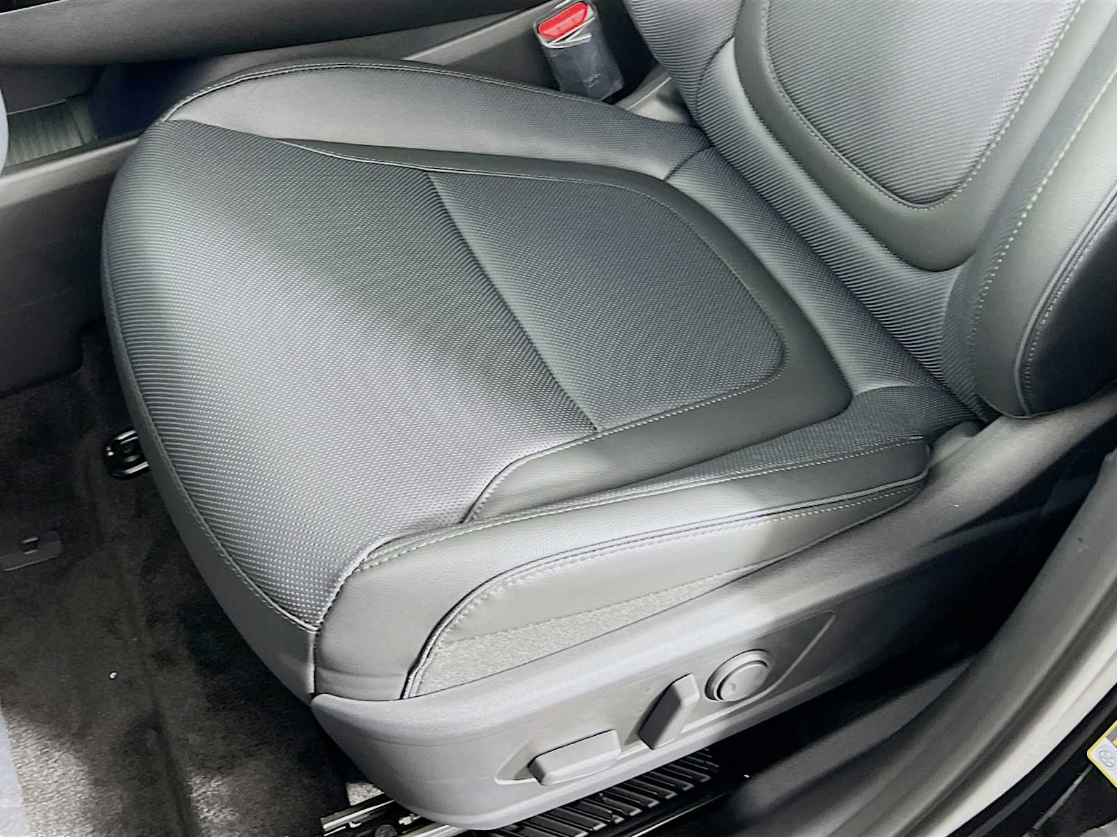 2025 Hyundai Tucson Hybrid Limited photo 16