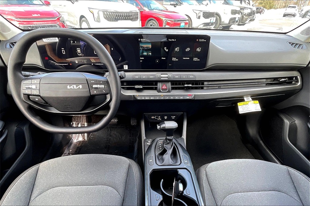 2025 Kia K4 LXS - Photo 12