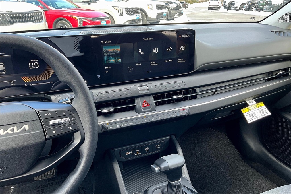 2025 Kia K4 LXS - Photo 13