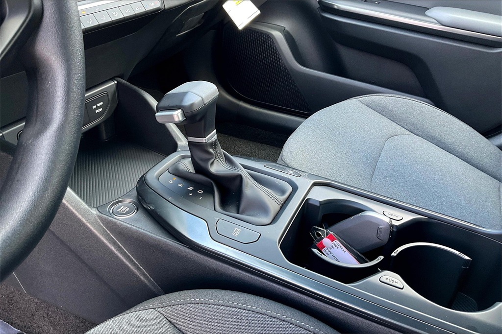 2025 Kia K4 LXS - Photo 14