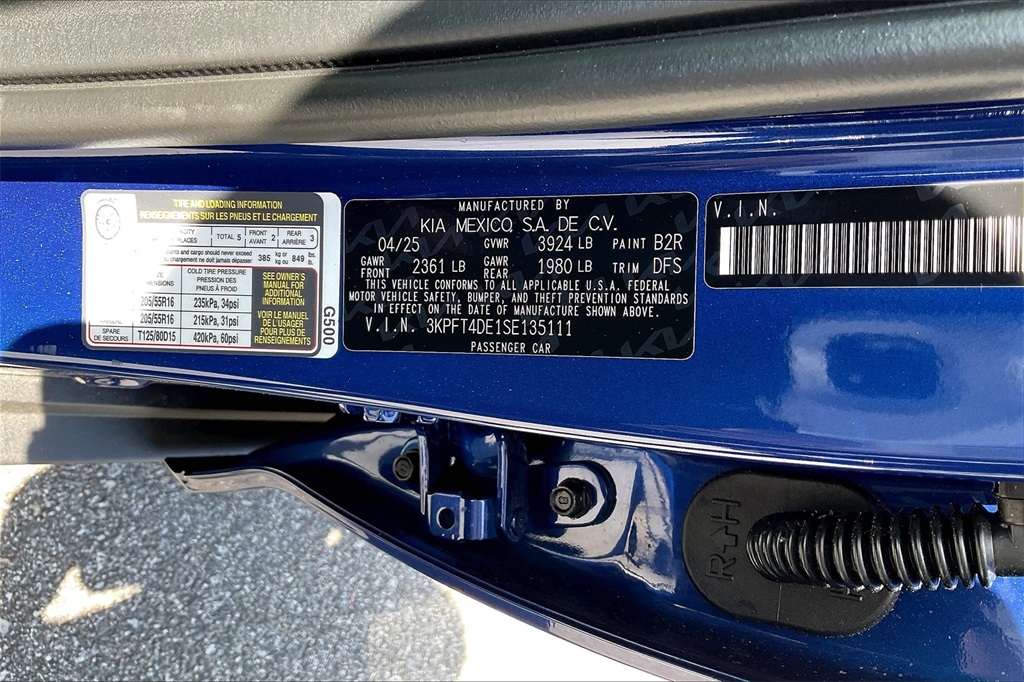 2025 Kia K4 LXS - Photo 17