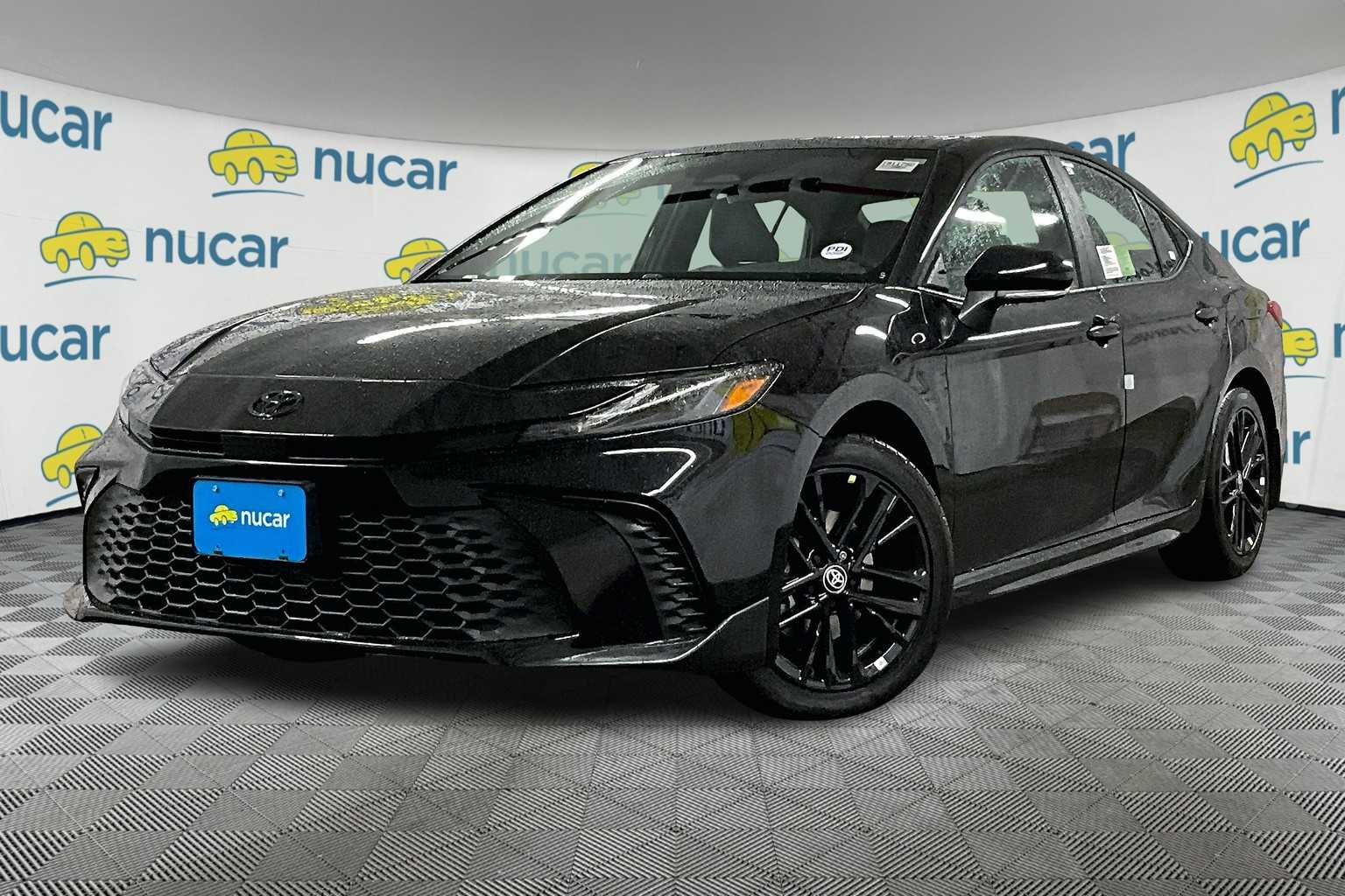 2025 Toyota Camry SE - Photo 4