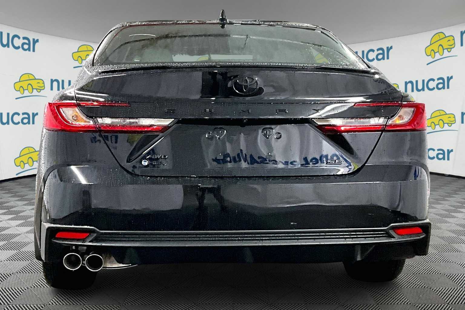 2025 Toyota Camry SE - Photo 6