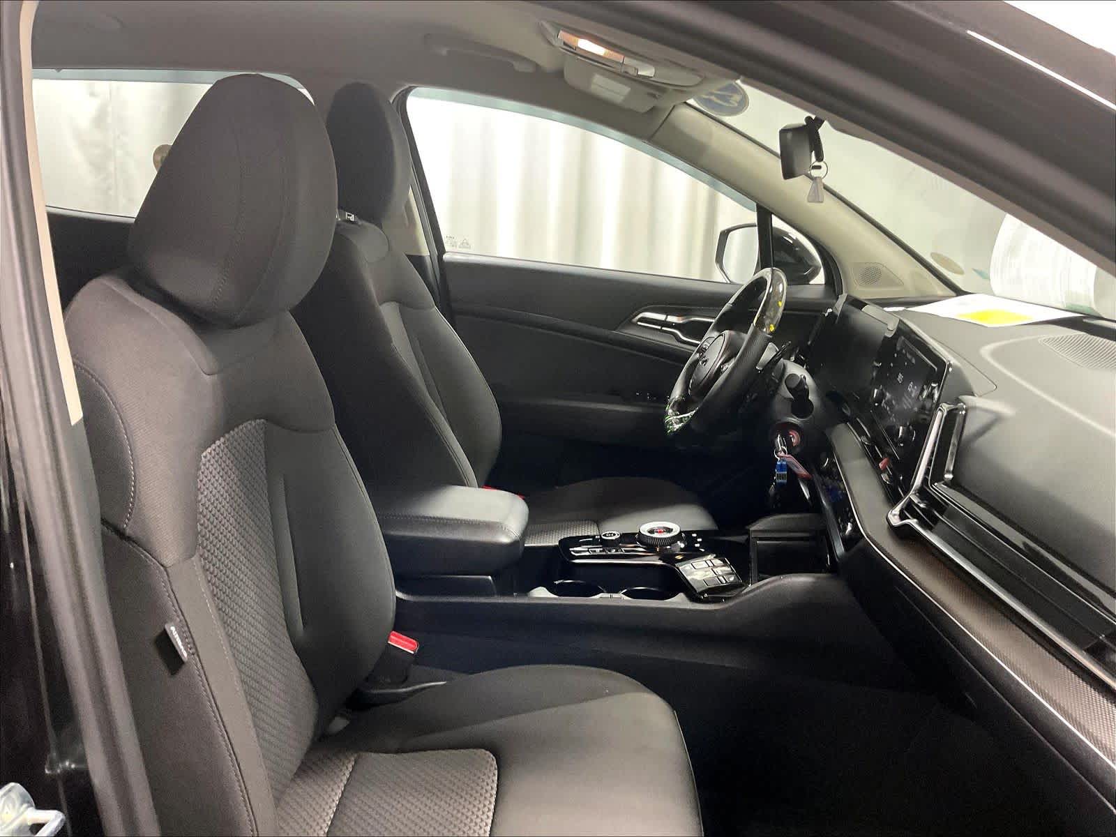 2023 Kia Sportage Hybrid LX - Photo 11