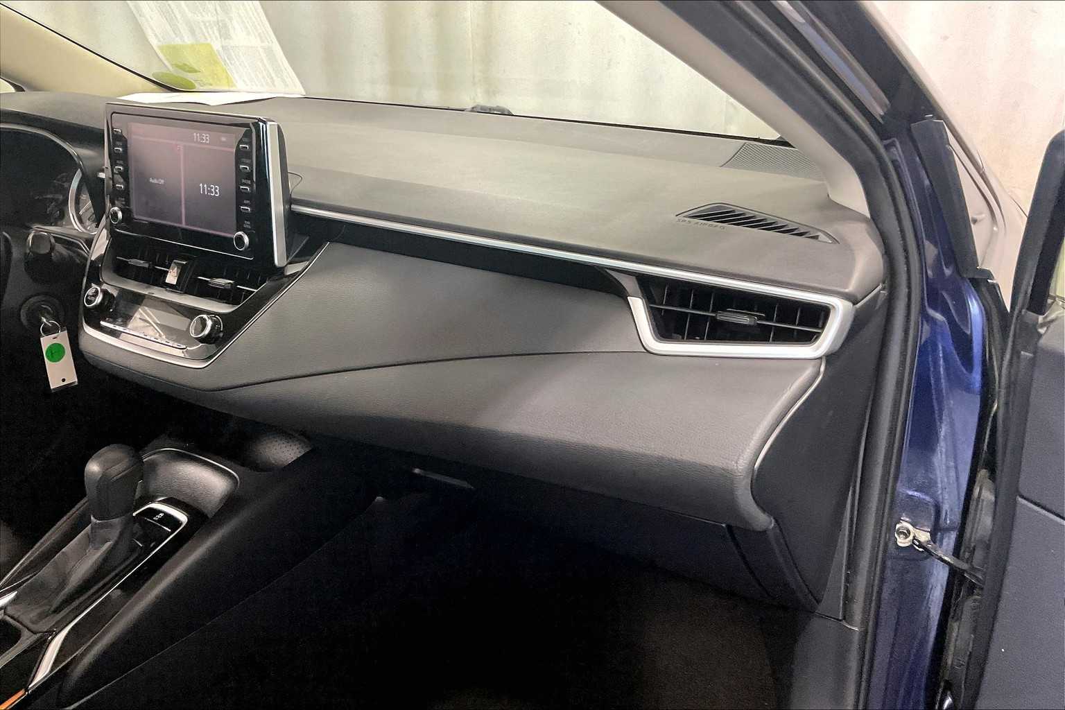 2020 Toyota Corolla LE - Photo 13