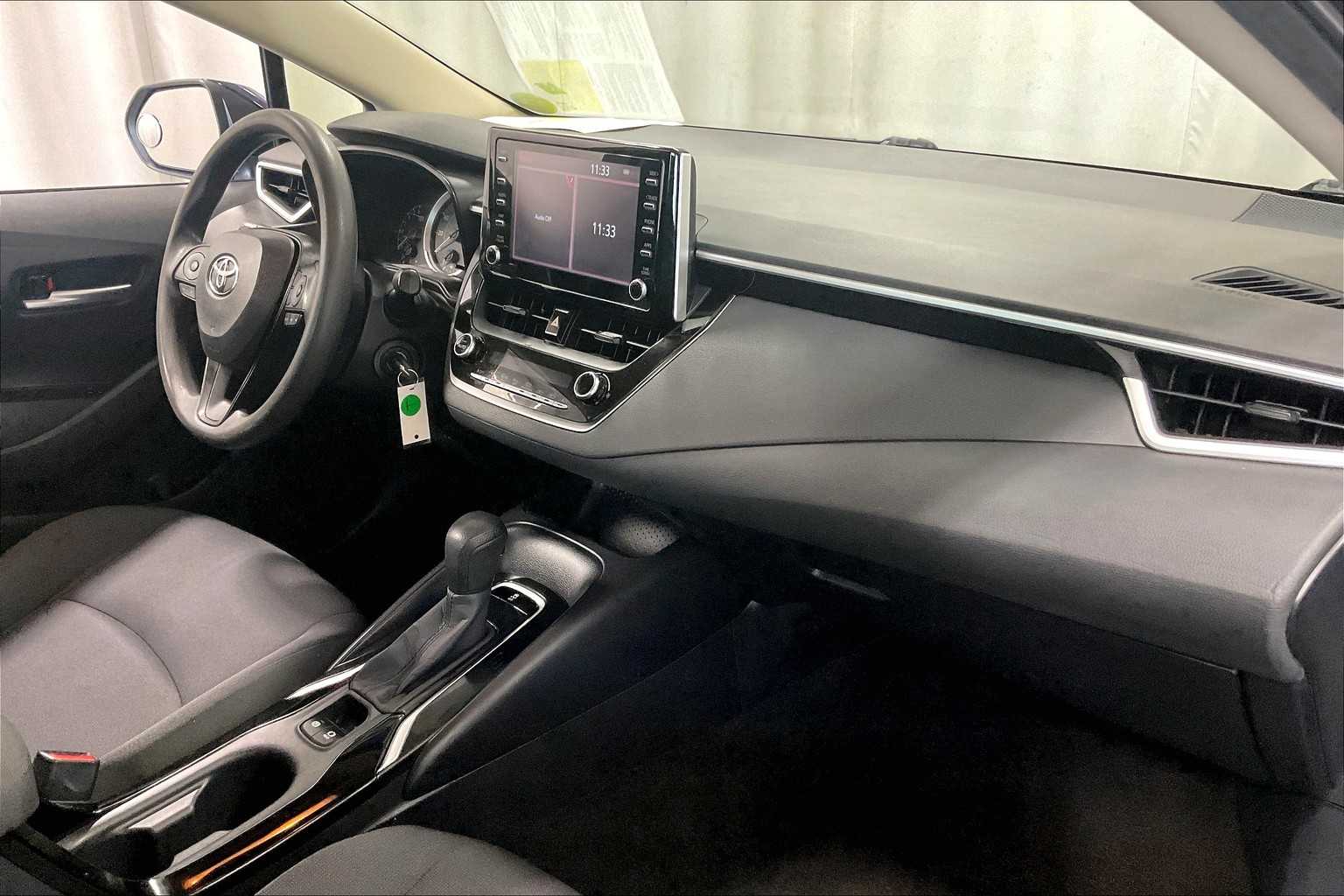 2020 Toyota Corolla LE - Photo 14