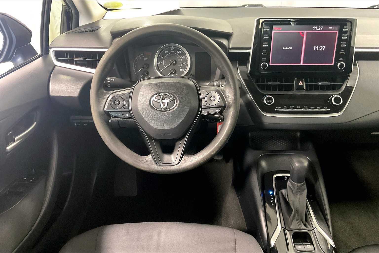 2020 Toyota Corolla LE - Photo 17