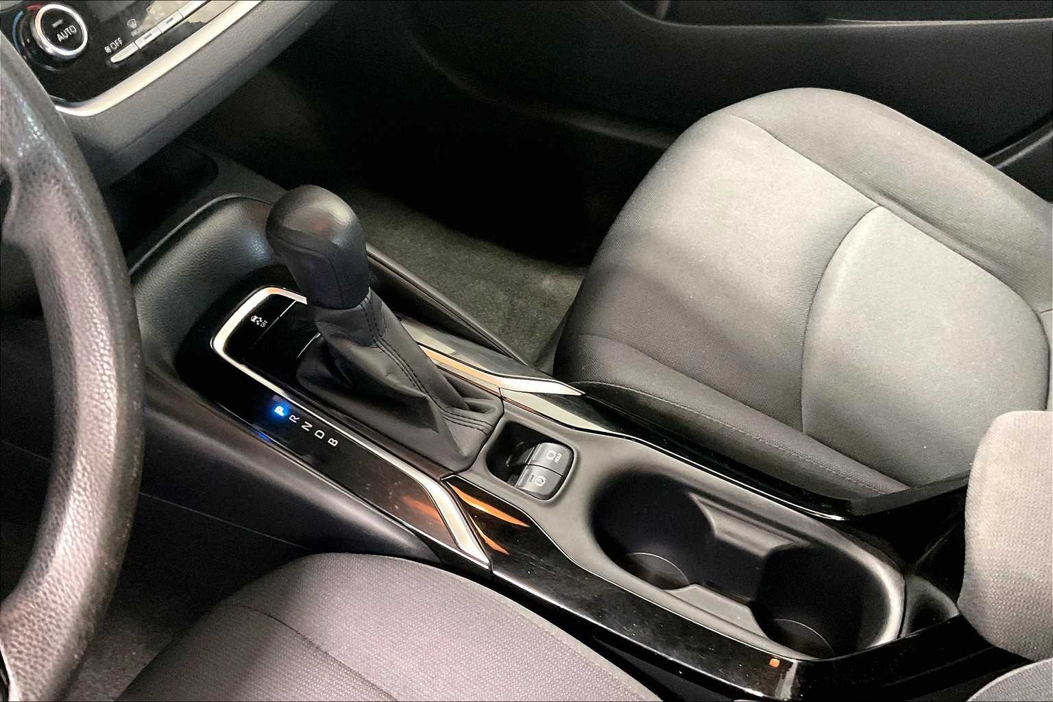 2020 Toyota Corolla LE - Photo 20