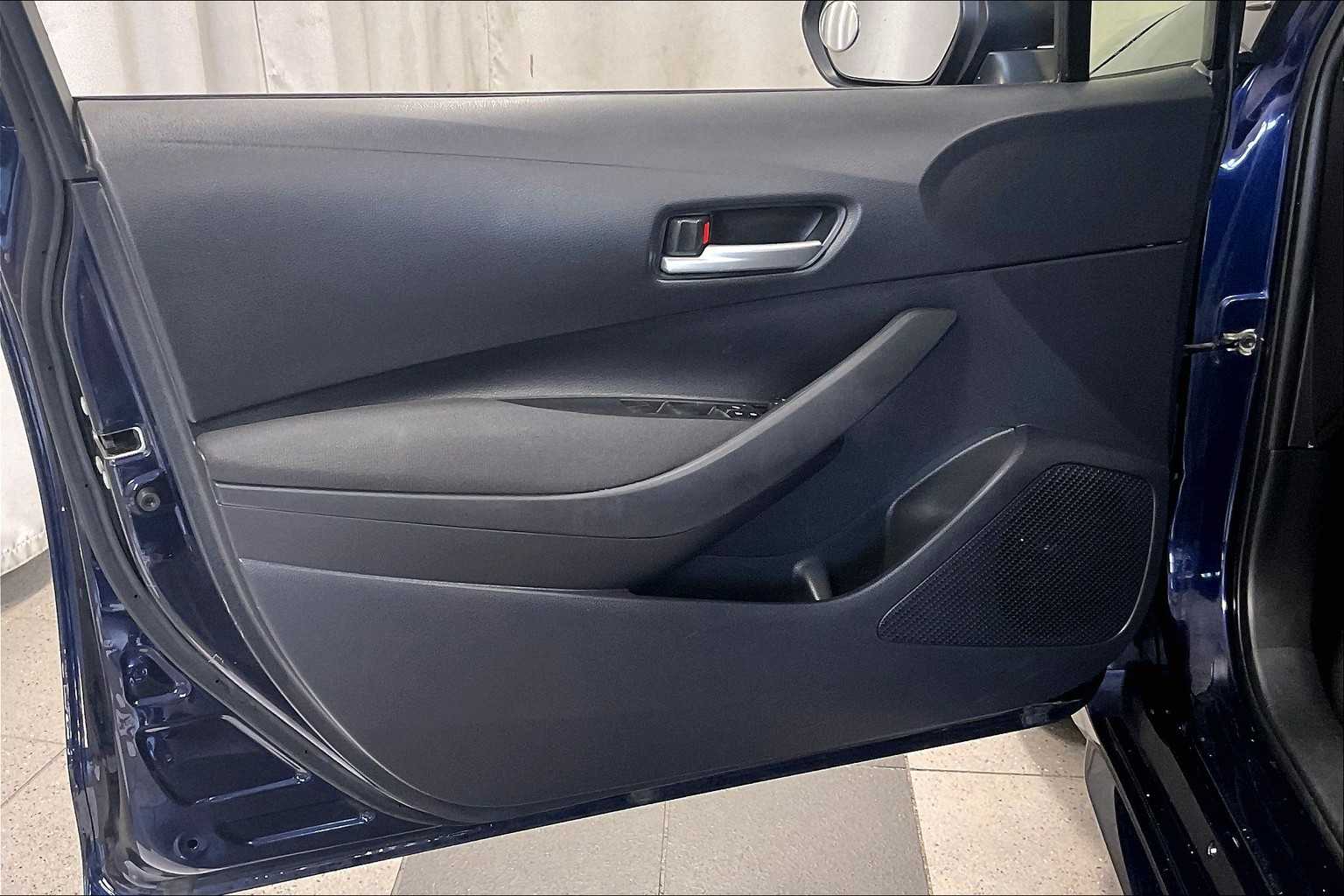 2020 Toyota Corolla LE - Photo 9