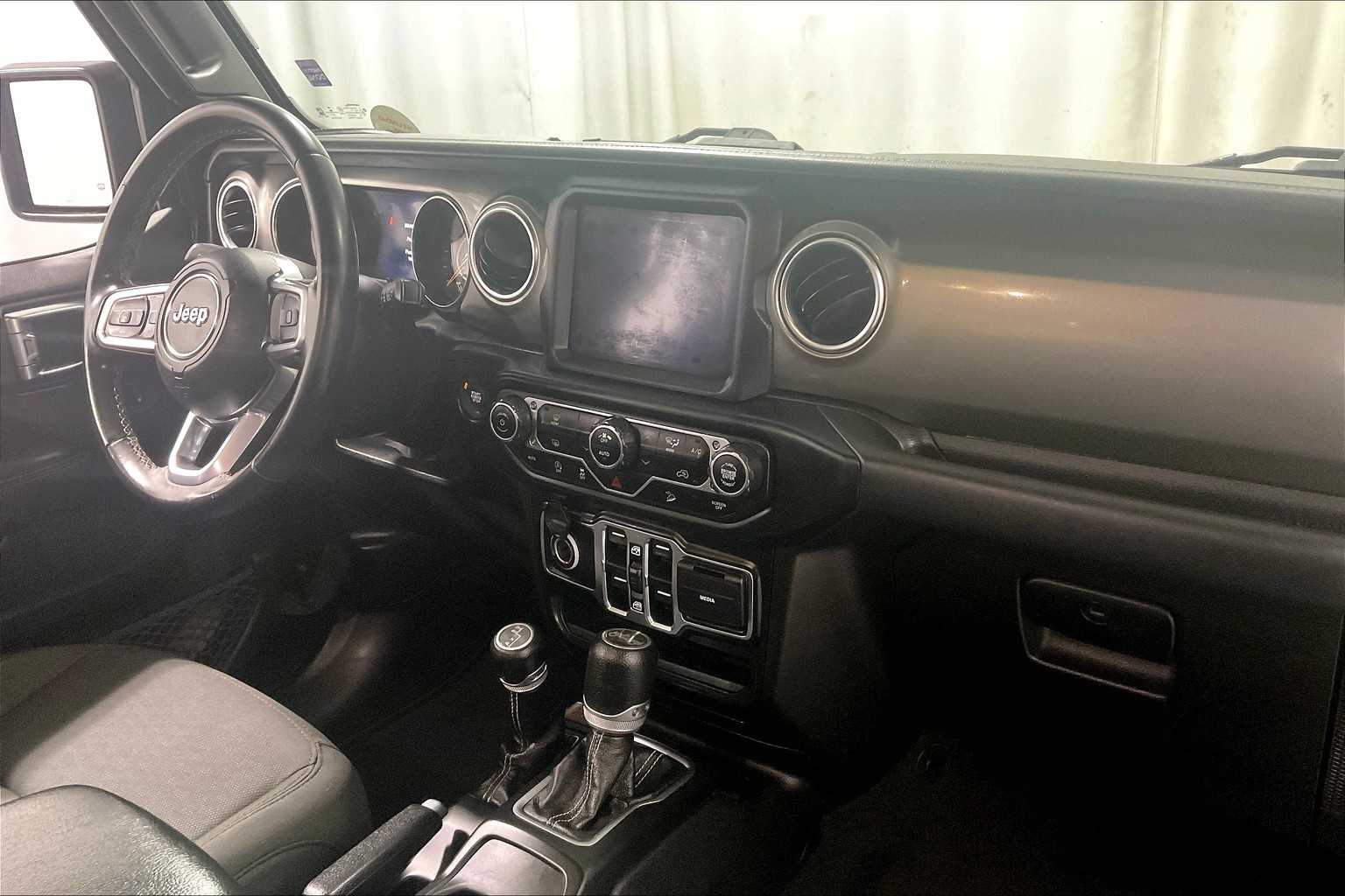 2020 Jeep Wrangler Unlimited Sahara - Photo 14