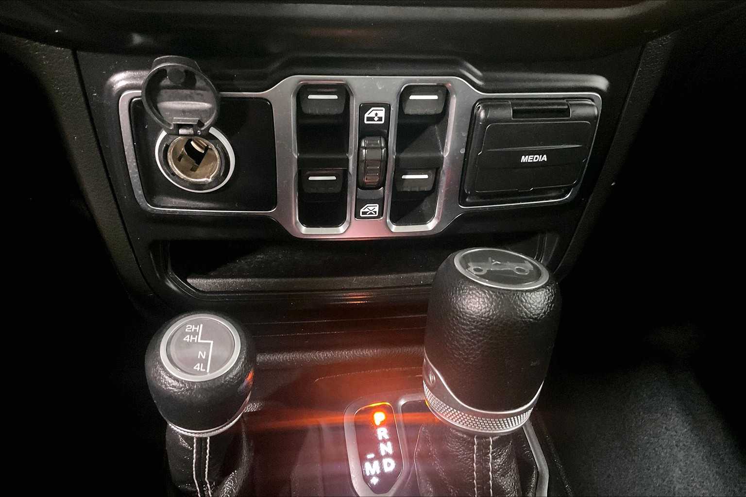 2020 Jeep Wrangler Unlimited Sahara - Photo 26
