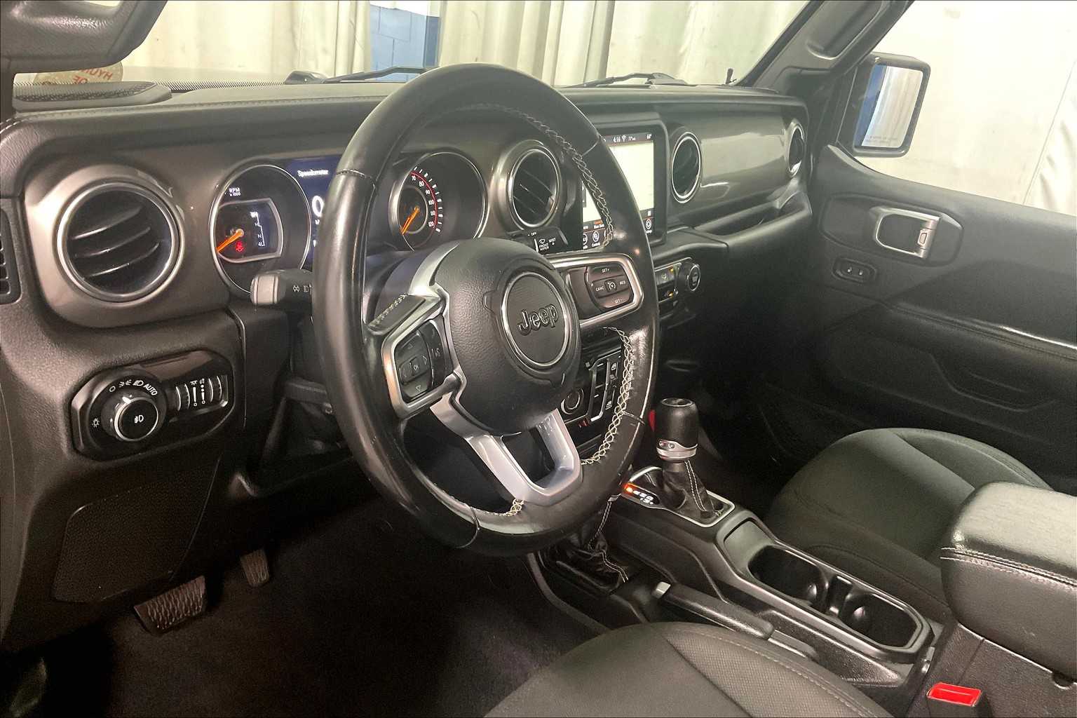 2020 Jeep Wrangler Unlimited Sahara - Photo 8