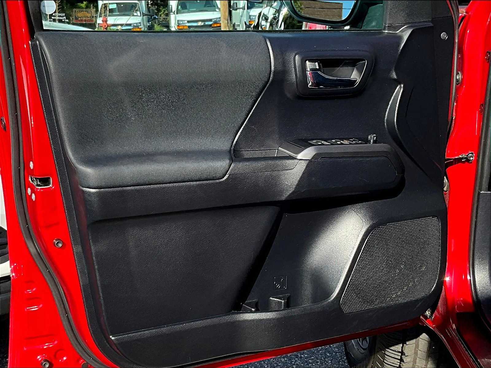 2020 Toyota Tacoma TRD Sport - Photo 9