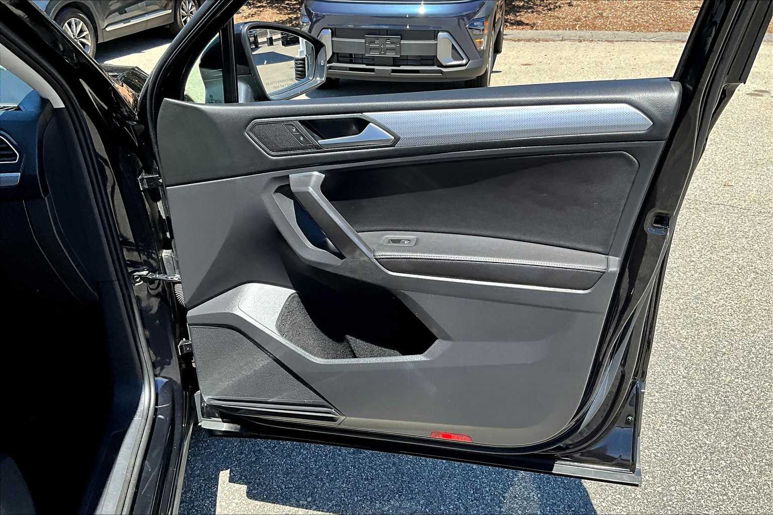 2022 Volkswagen Tiguan S - Photo 12