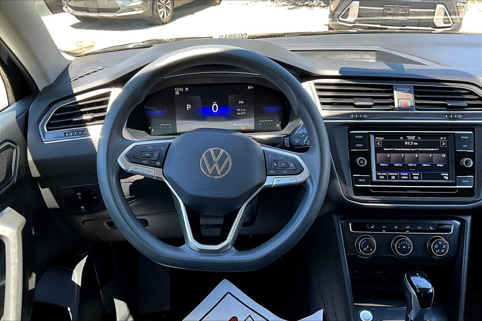 2022 Volkswagen Tiguan S - Photo 17