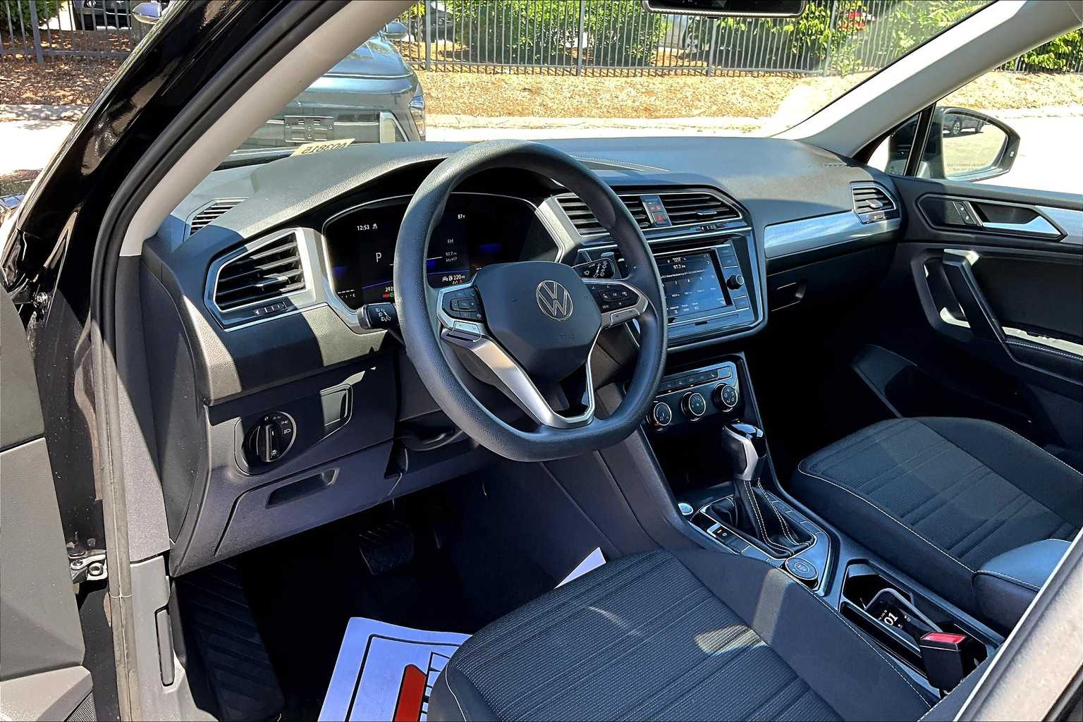 2022 Volkswagen Tiguan S - Photo 8