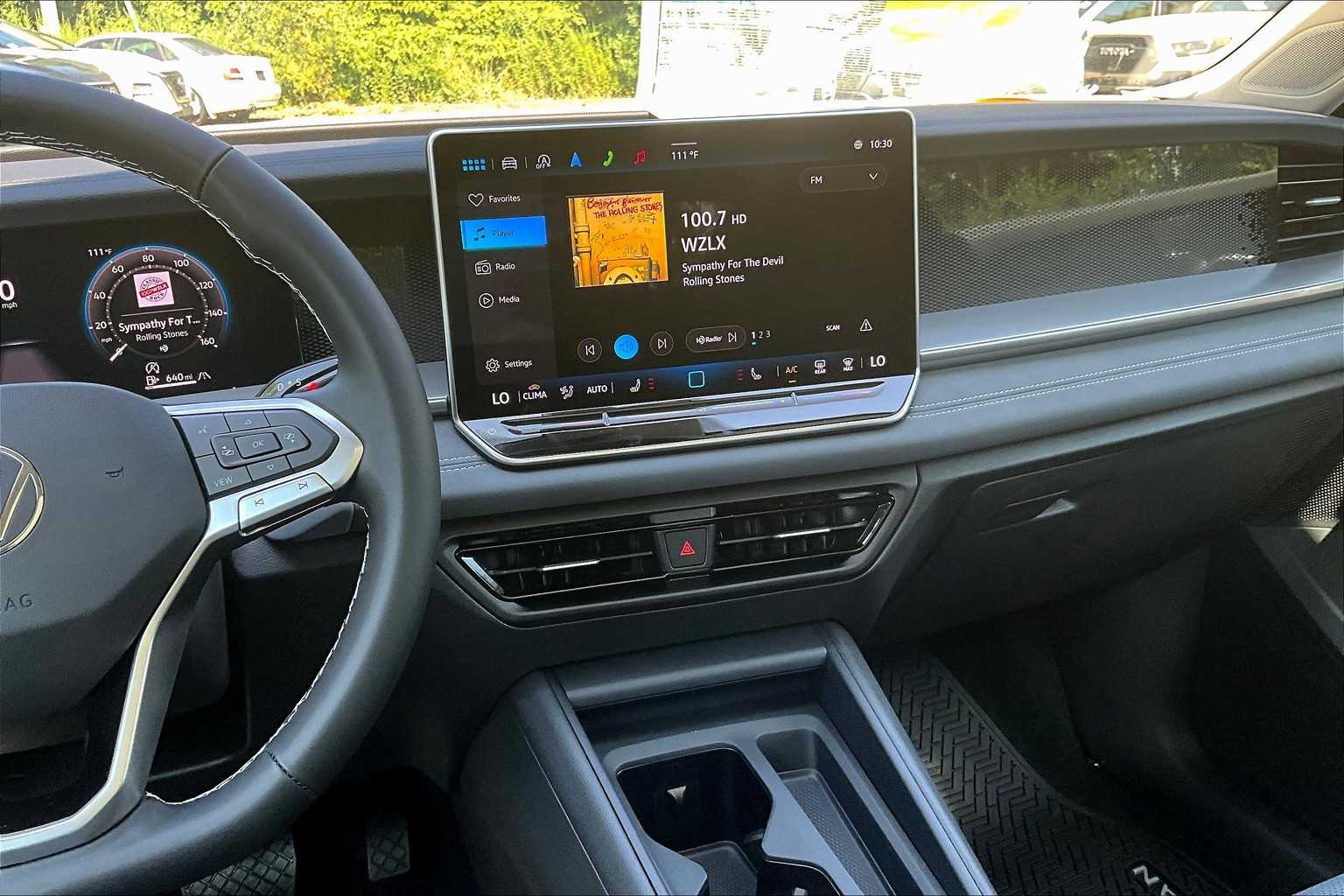 2025 Volkswagen Tiguan SE - Photo 13