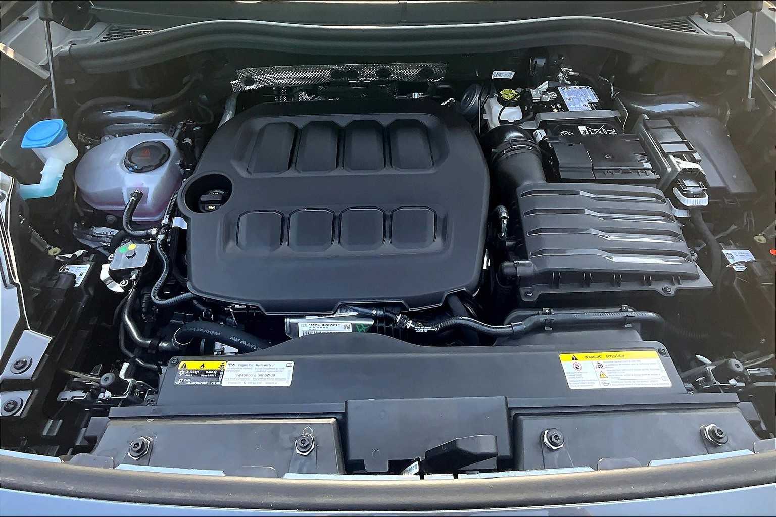 2025 Volkswagen Tiguan SE - Photo 16