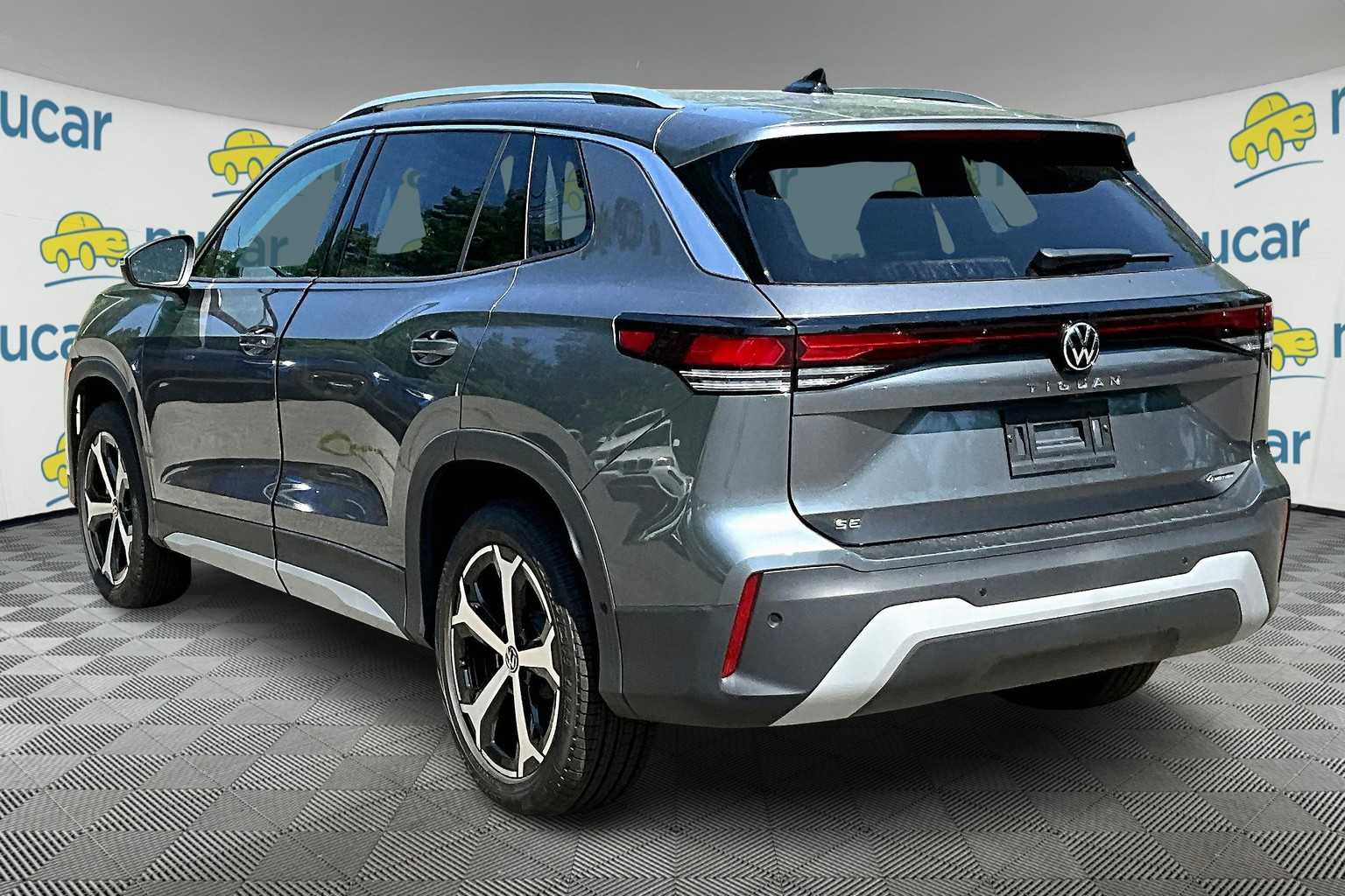 2025 Volkswagen Tiguan SE - Photo 5