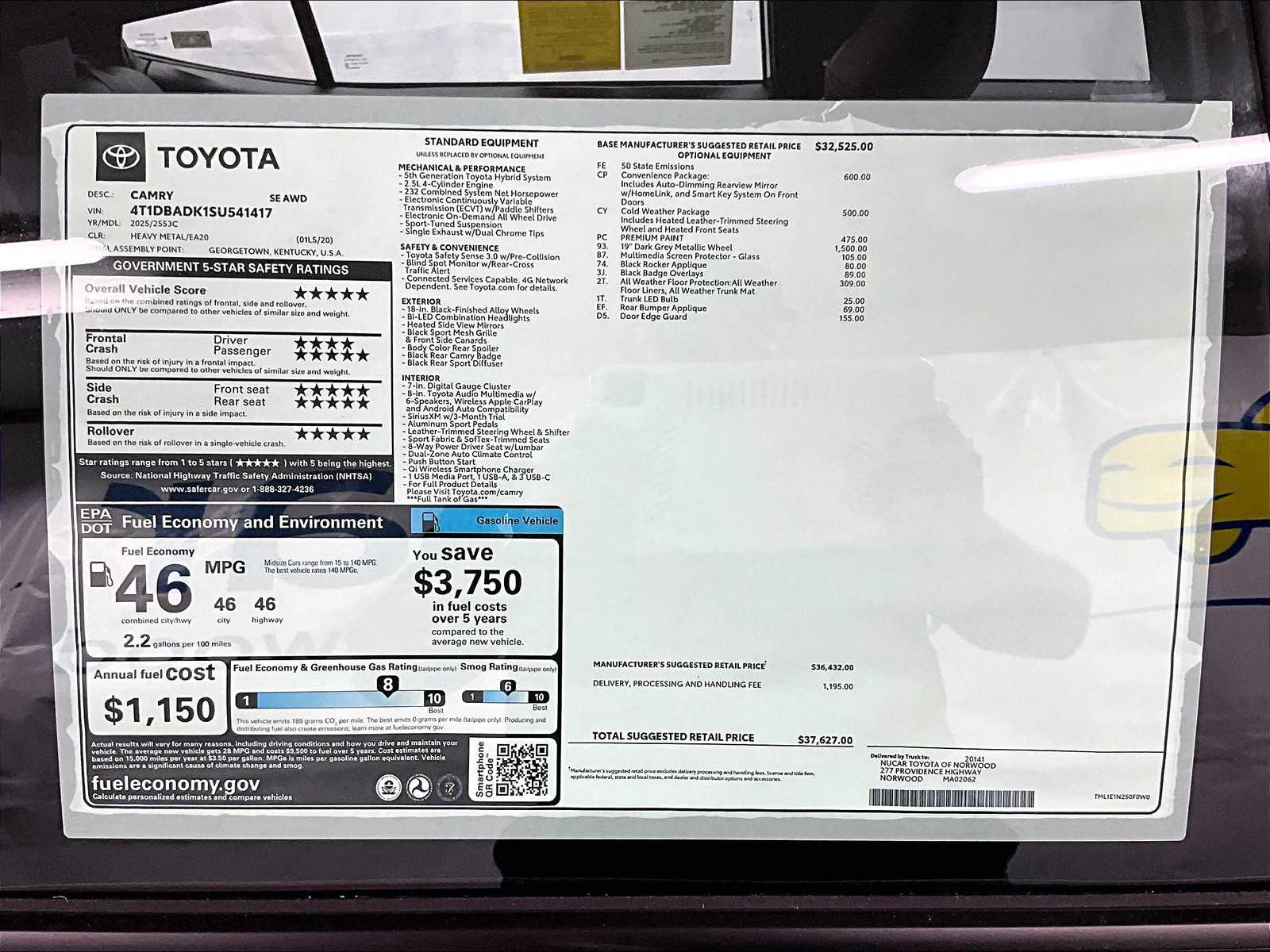 2025 Toyota Camry SE - Photo 18