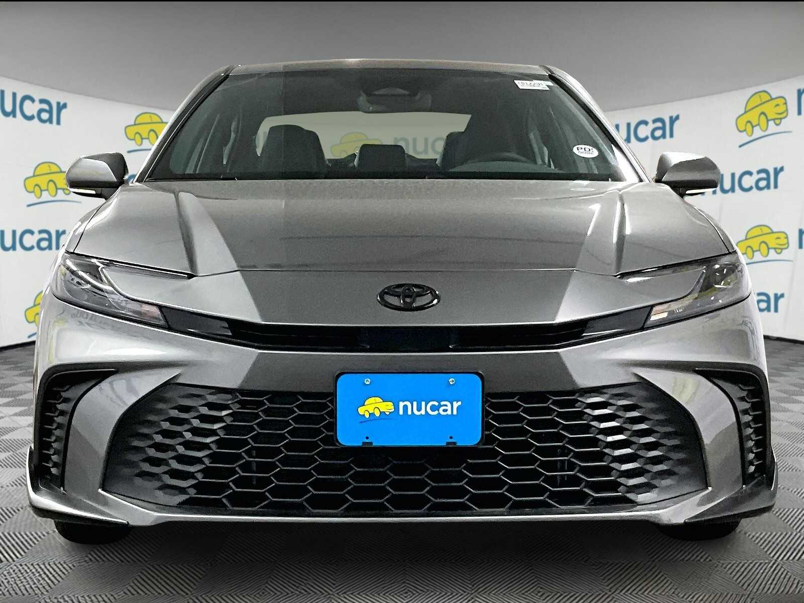 2025 Toyota Camry SE - Photo 3