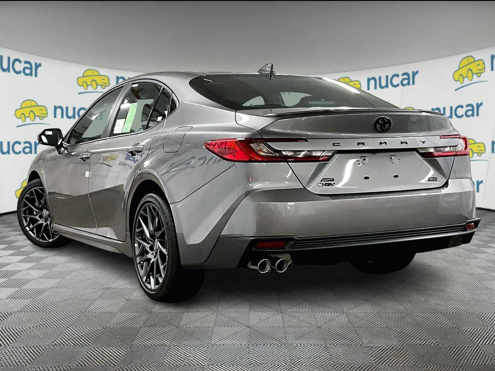 2025 Toyota Camry SE - Photo 5