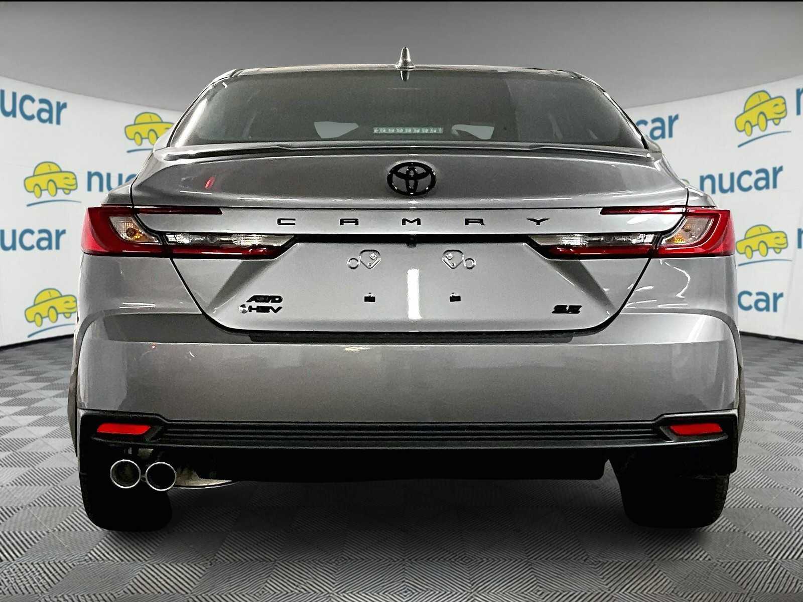 2025 Toyota Camry SE - Photo 6