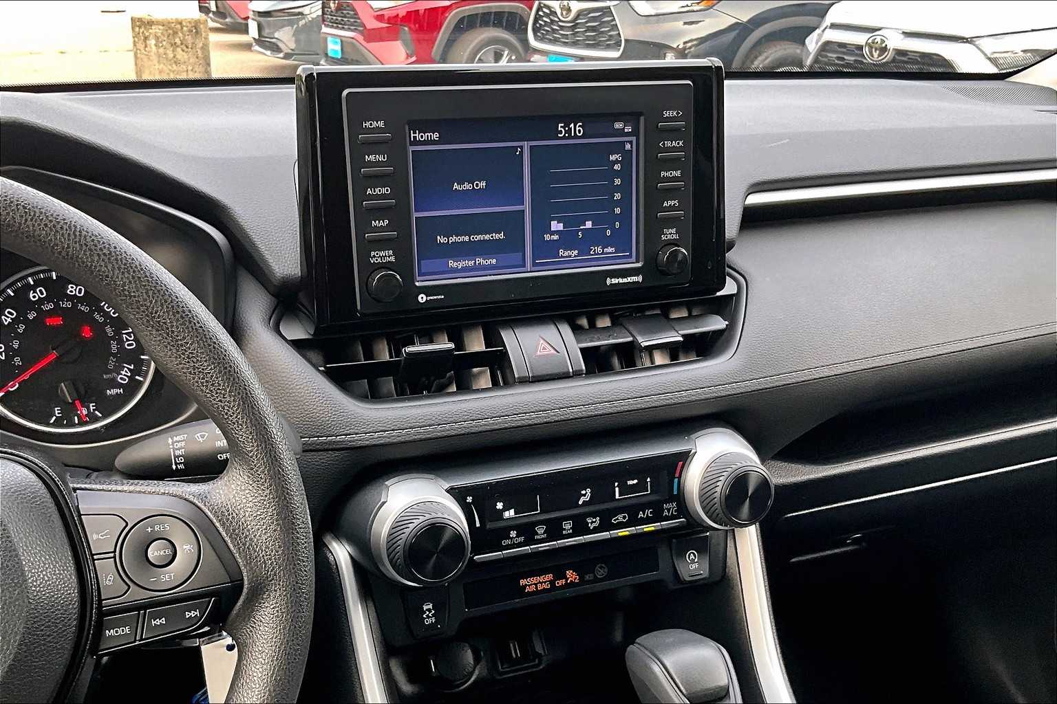 2022 Toyota RAV4 LE - Photo 18
