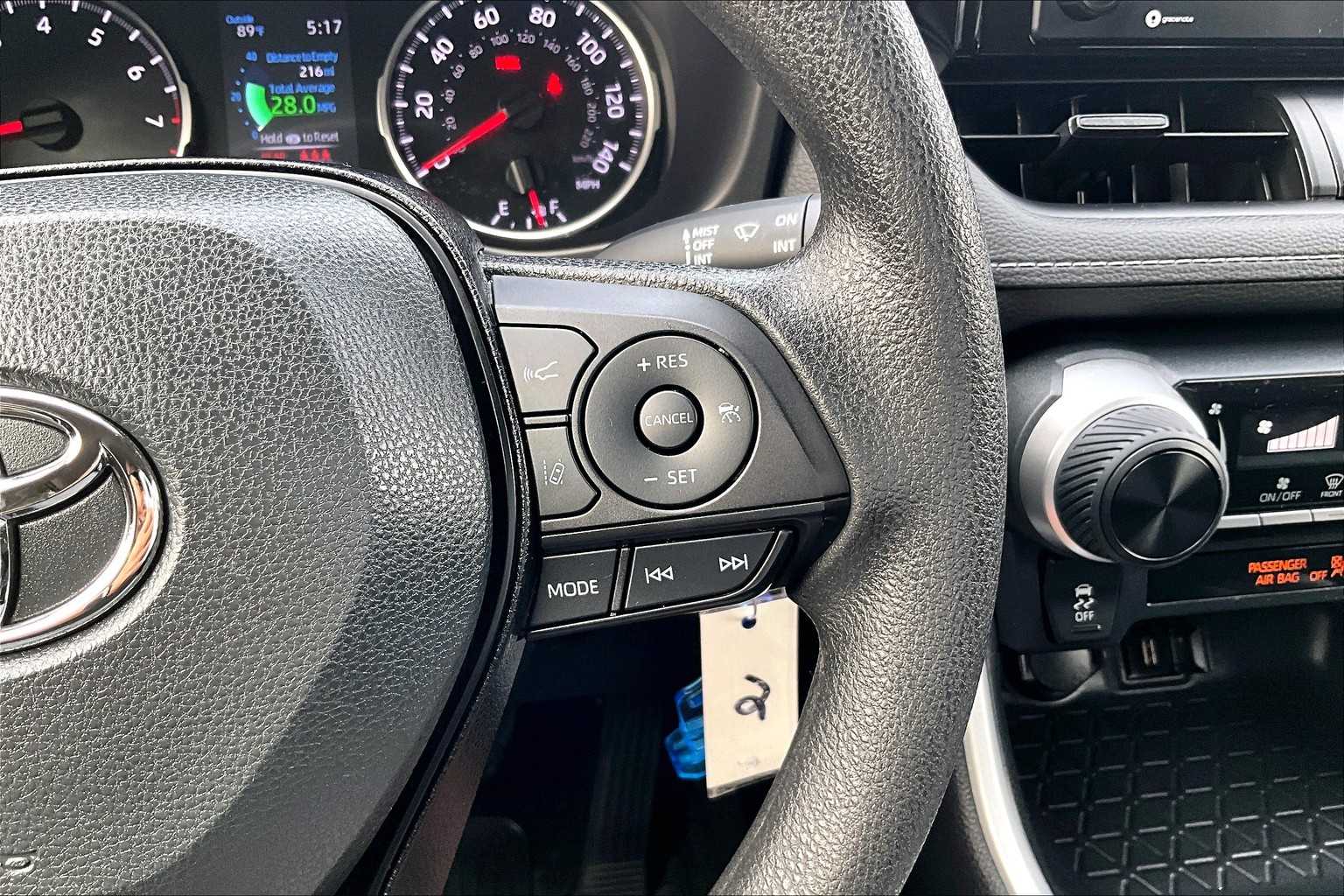 2022 Toyota RAV4 LE - Photo 23
