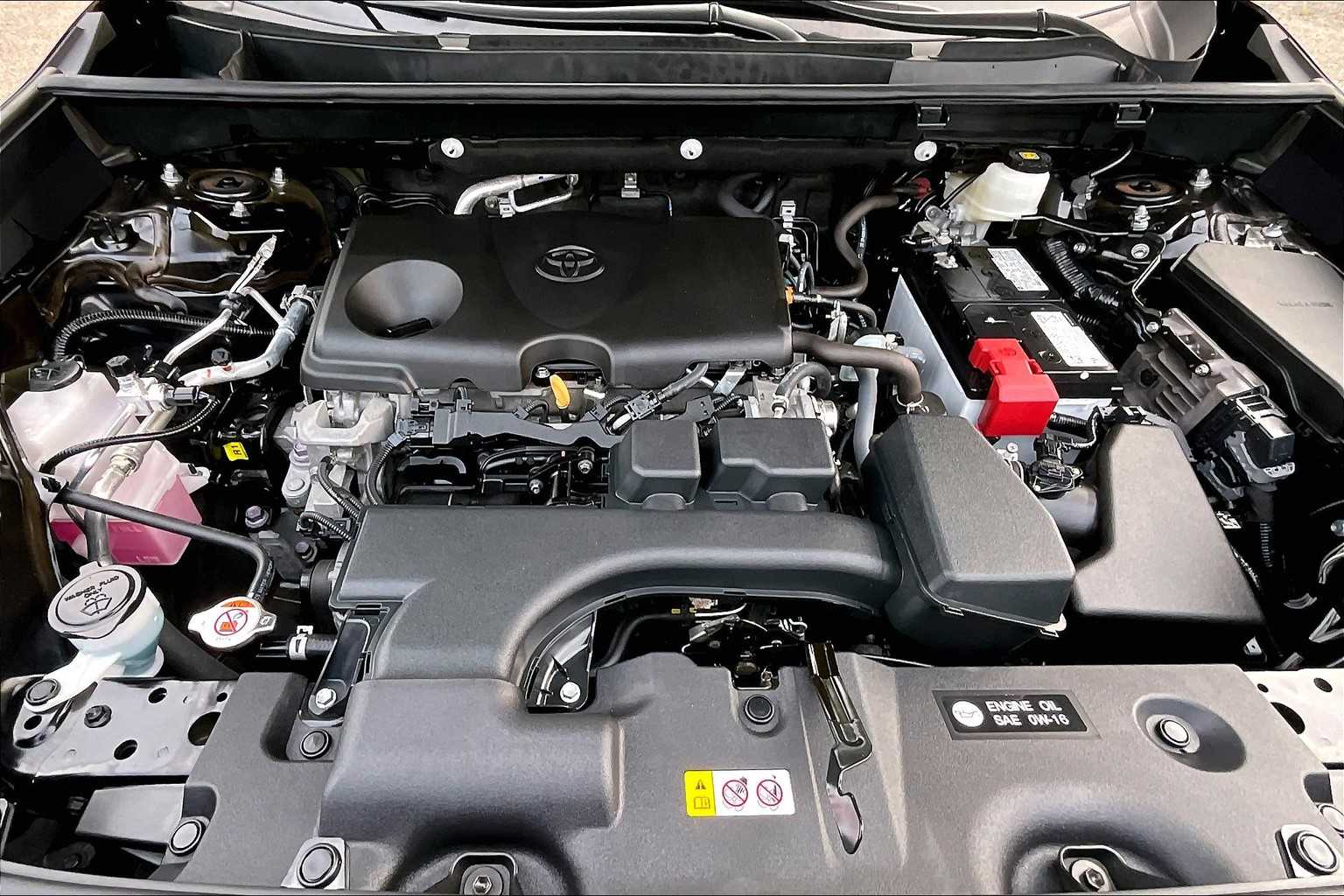 2022 Toyota RAV4 LE - Photo 29